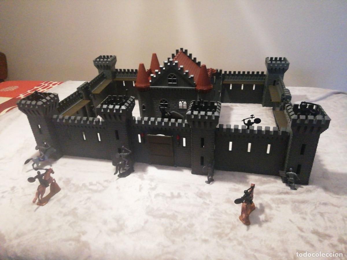 Figuras de goma y PVC: CASTILLO MEDIEVAL Y FIGURAS - Foto 1