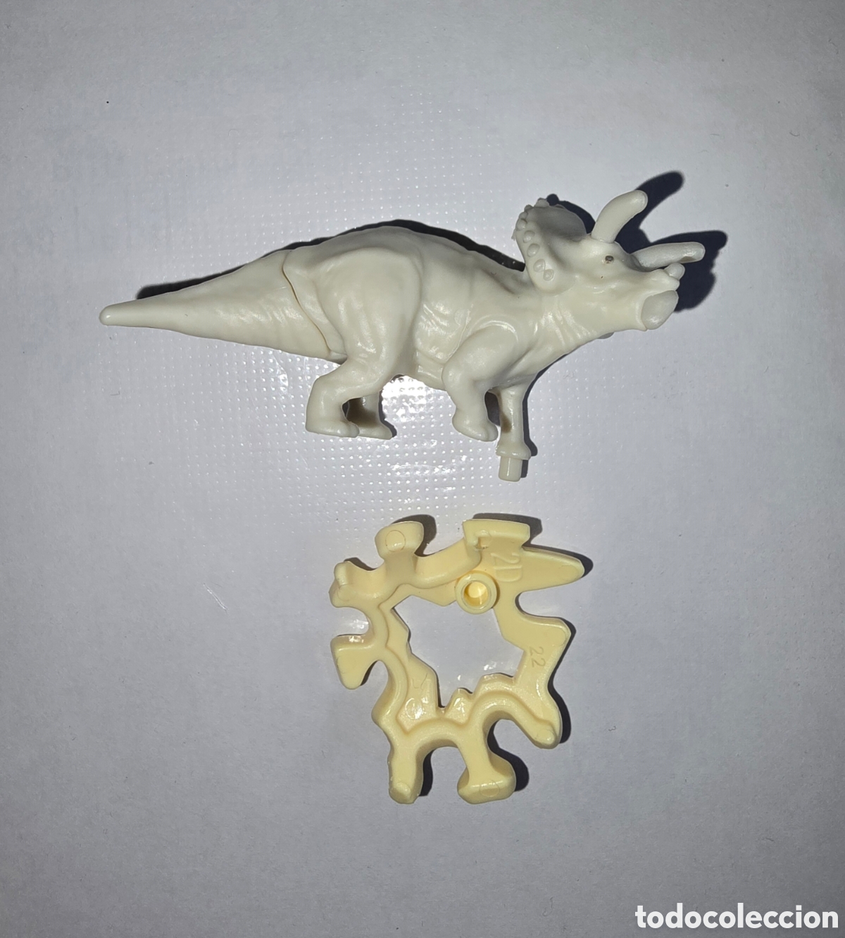 Figuras de Goma Kinder: Figura kinder VV430 Jurassic World dinosaurio mu&ntilde;eco premium