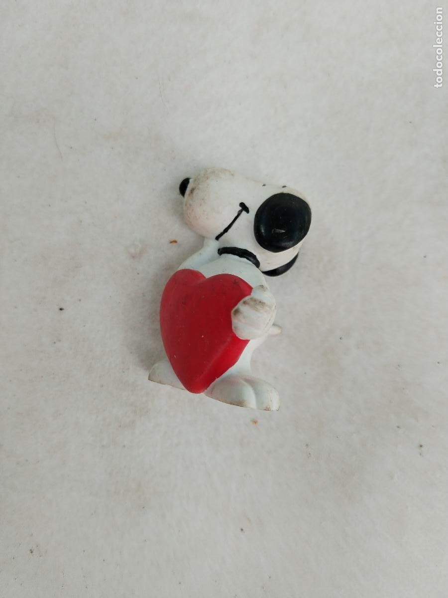 Figuras de Goma y PVC: snoopy figura pvc con corazon rojo - c181