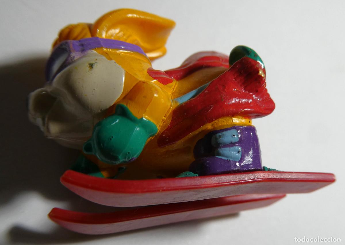 Figuras de Goma Kinder: Conejo esquiador de Huevos Kinder Sorpresa