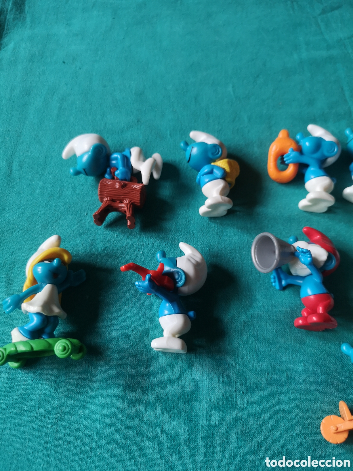 Figuras de goma Kinder: Lote de mu&ntilde;ecos kinder pitufos - Foto 2