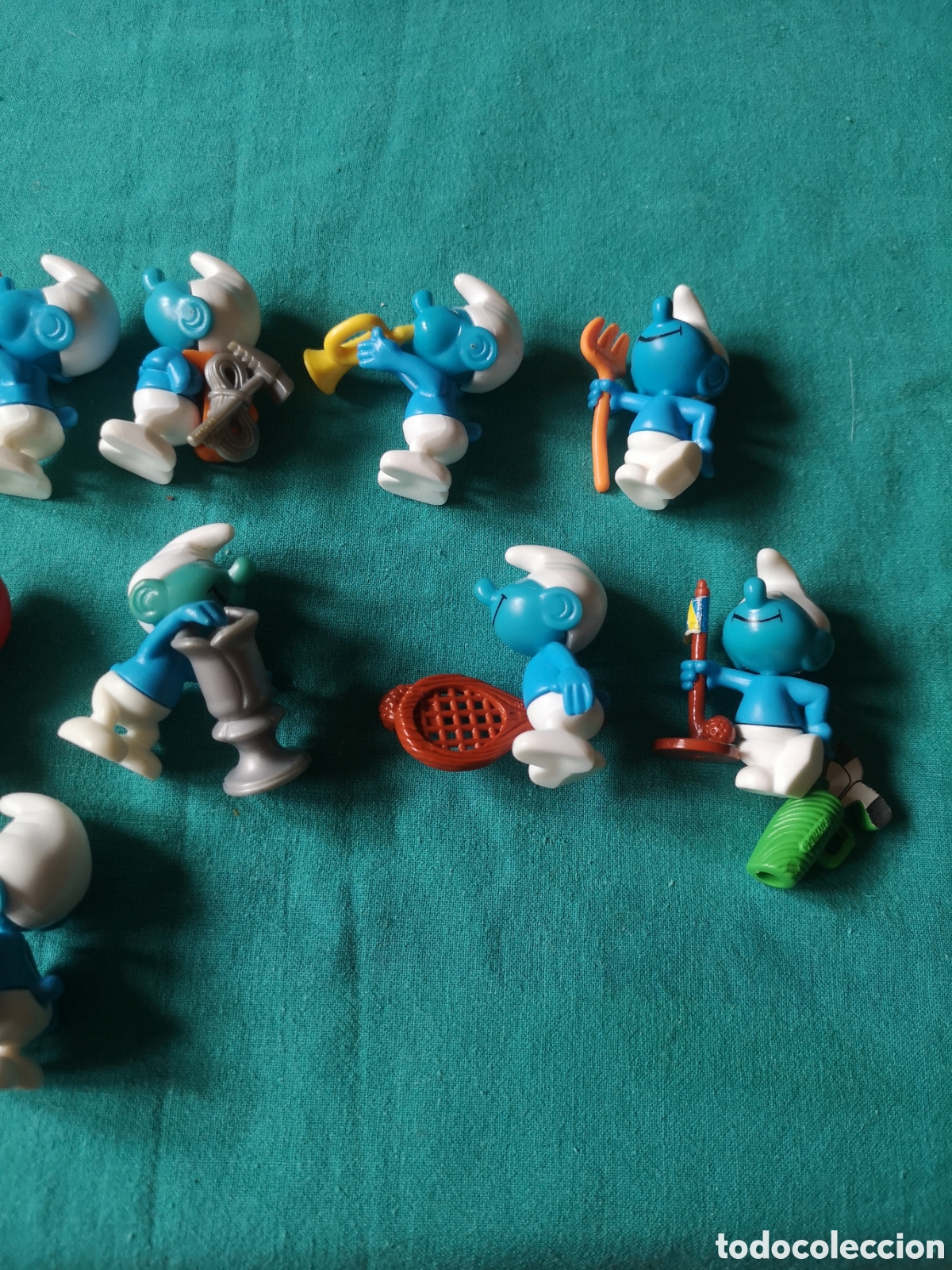Figuras de goma Kinder: Lote de mu&ntilde;ecos kinder pitufos - Foto 4