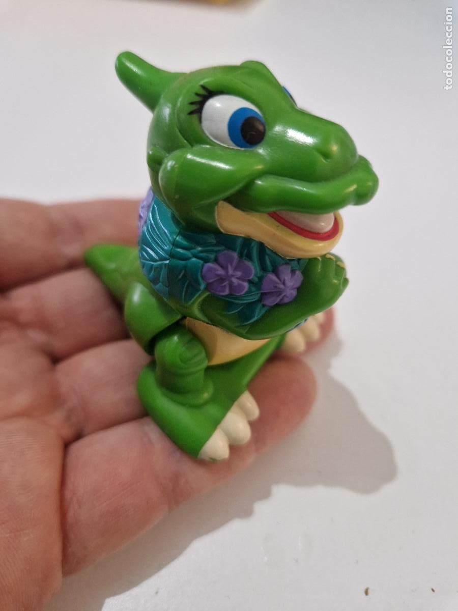 Figuras de Goma y PVC: Antigua figura promocional Burguer King pelicula en busca valle encantado resorte cuerda Ducky 1997