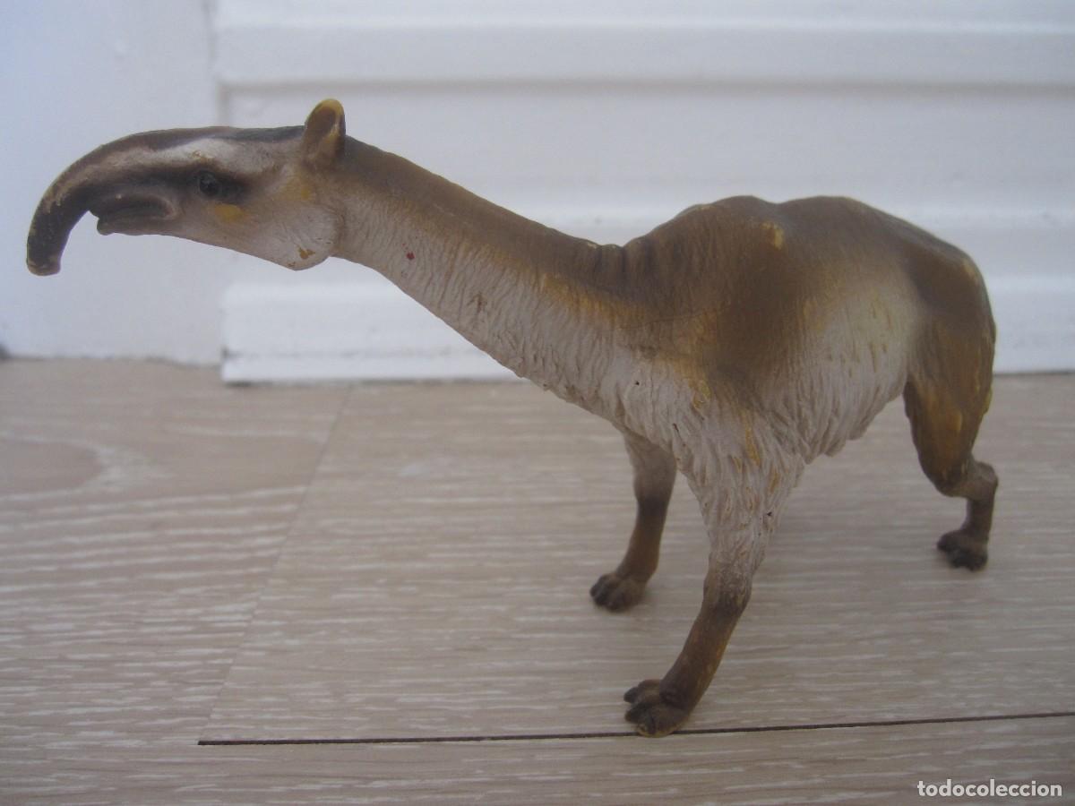 Figuras de goma y PVC: MACRAUCHENIA SCHLEICH - Foto 2