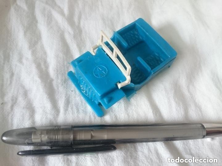 Figuras de Goma y PVC: COCHE AZUL JEEP -ROTO -SIN RUEDAS -VER FOTOS - A&Ntilde;OS 80