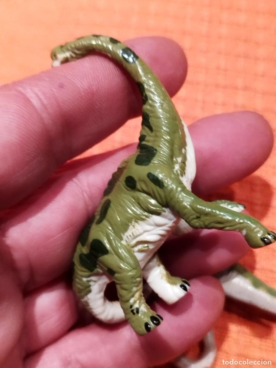 Figuras de goma y PVC: Dos figuras, mu&ntilde;ecos de dinosaurios. hatchling, Brachiosaurus. - Foto 6