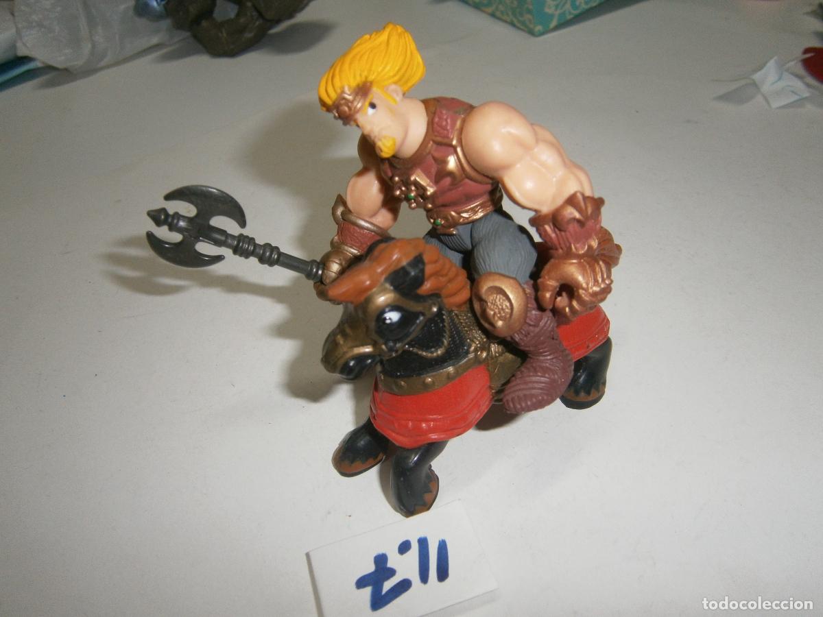 Figuras de Goma y PVC: FIGURA DE GOMA O PVC - GUERRERO MEDIEVAL