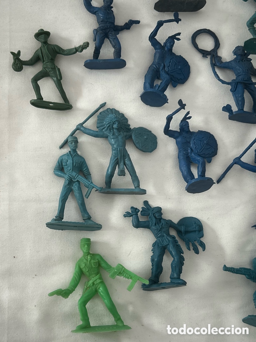 Figuras de goma y PVC: Lote figuras indios y vaqueros pl&aacute;stico - Foto 2