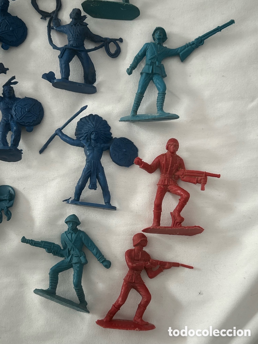 Figuras de goma y PVC: Lote figuras indios y vaqueros pl&aacute;stico - Foto 3