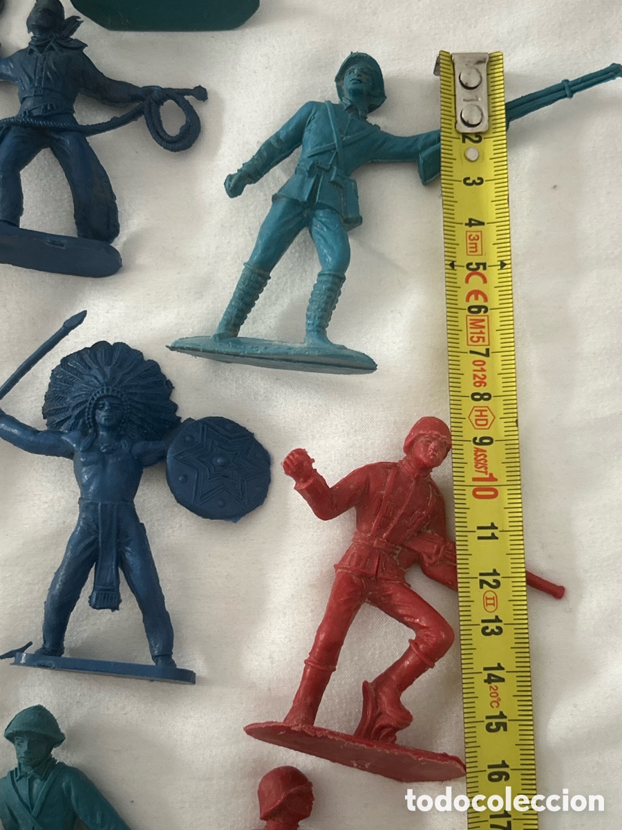 Figuras de goma y PVC: Lote figuras indios y vaqueros pl&aacute;stico - Foto 5