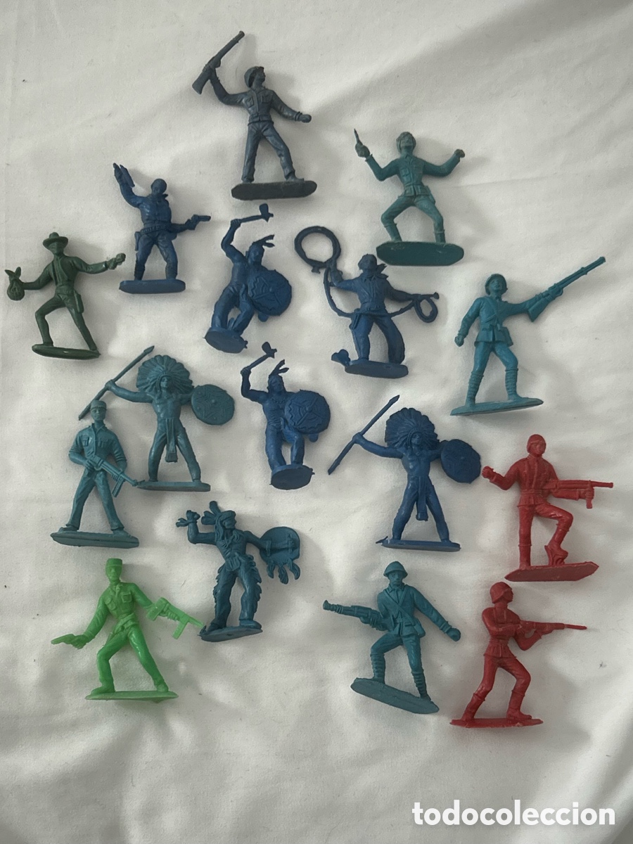 Figuras de Goma y PVC: Lote figuras indios y vaqueros pl&aacute;stico