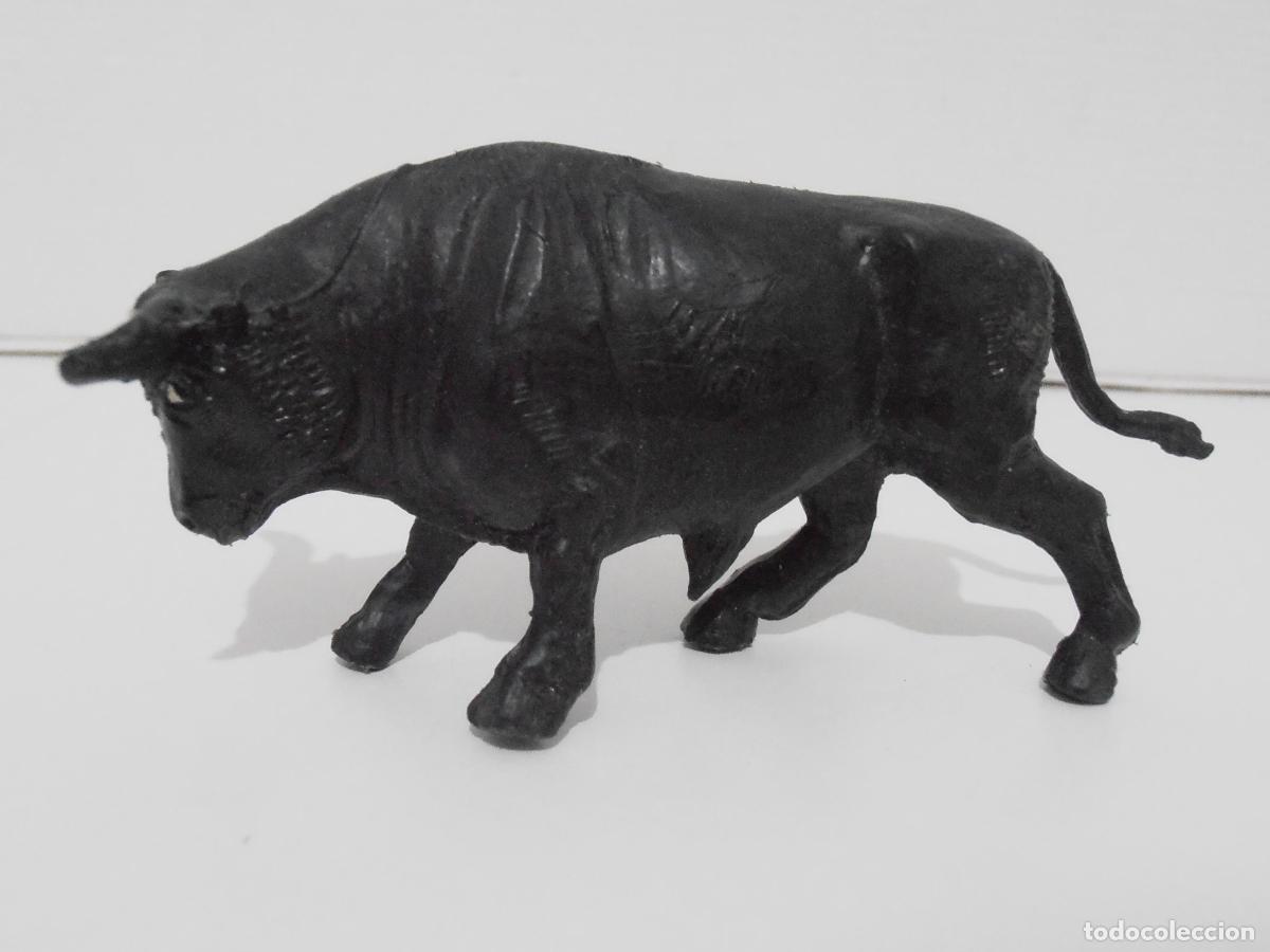 Figuras de Goma y PVC: FIGURA TORO COMANSI, CAJA FIGURAS TAURINAS MANUEL BENITEZ EL CORDOBES, 65MM