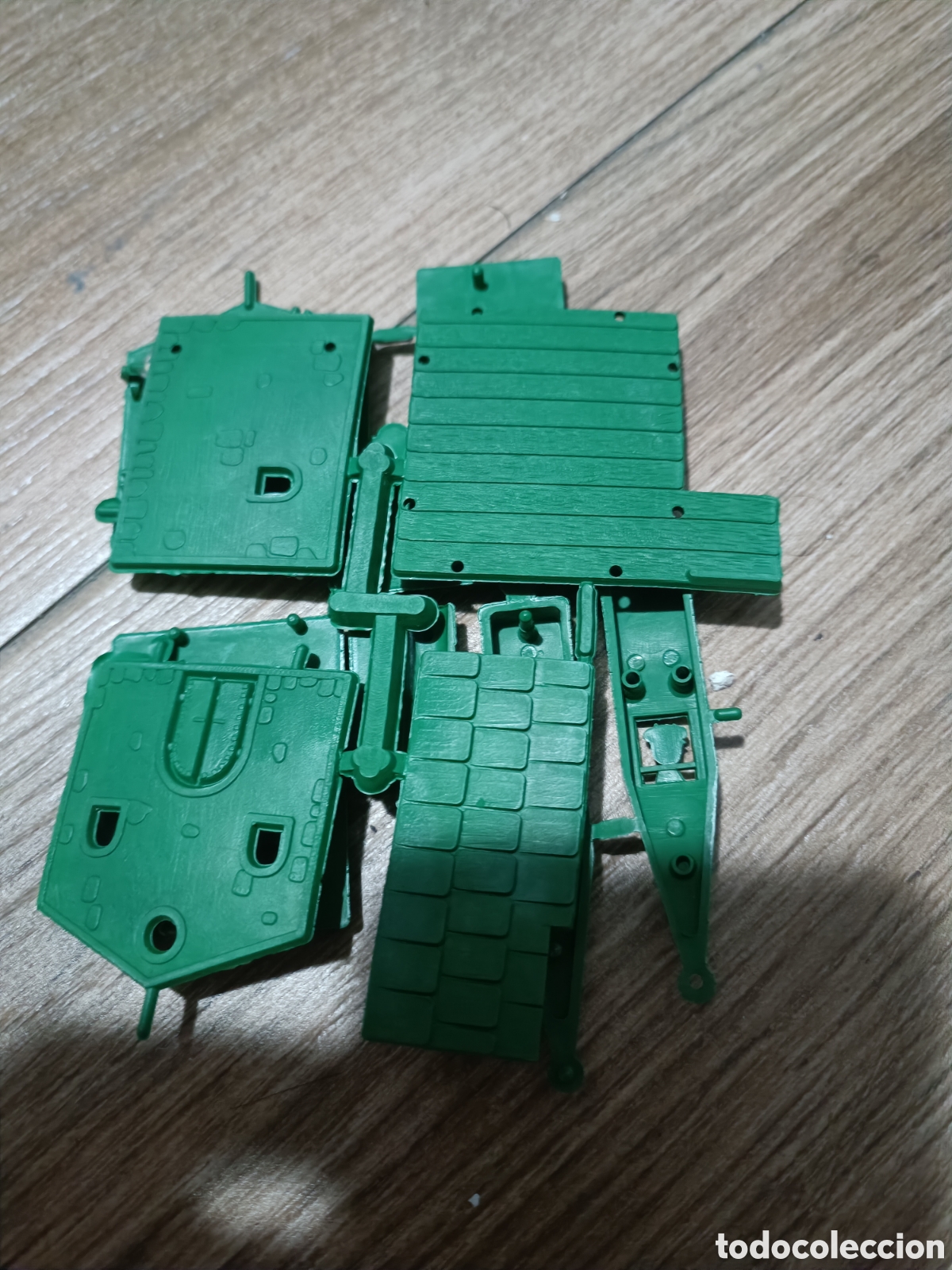 Figuras de Goma y PVC: Colada de iglesia del Oeste - montaplex