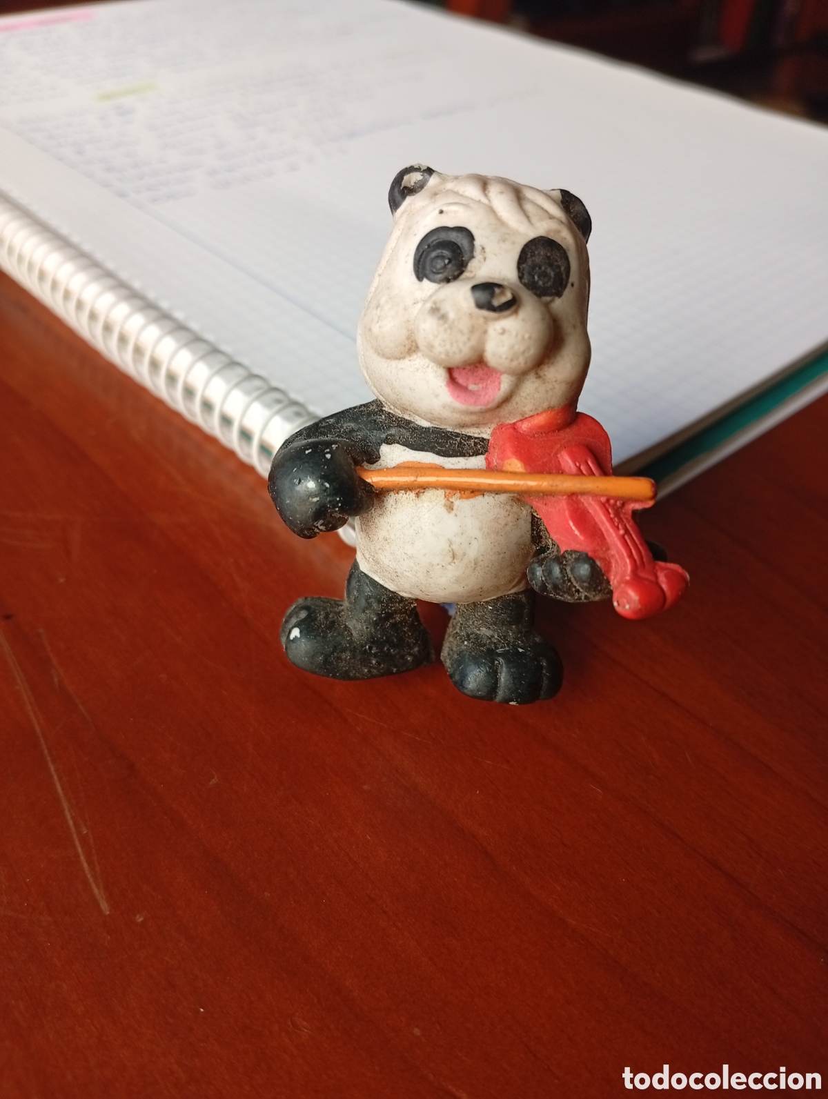 Figuras de Goma y PVC: MU&Ntilde;ECO FIGURA PVC OSO PANDA OSO AMOROSO CON VIOLIN MARCADO W