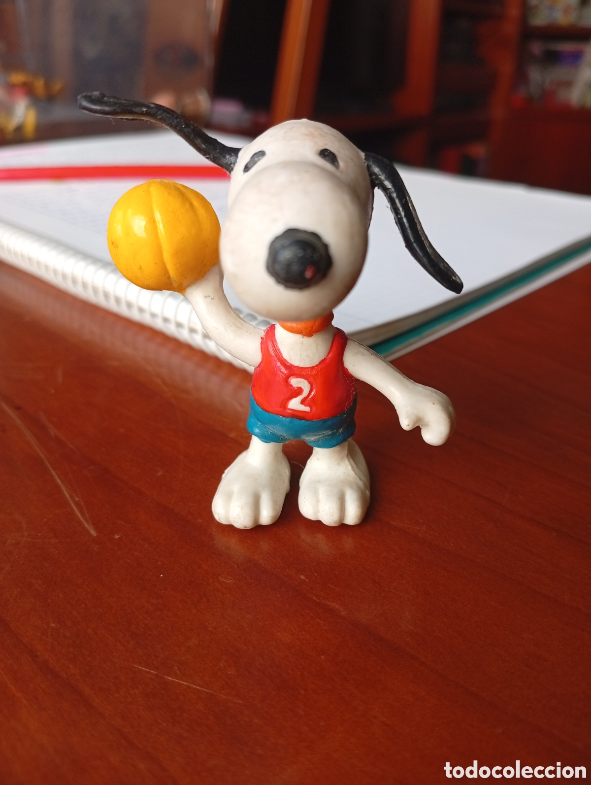 Figuras de Goma y PVC: MU&Ntilde;ECO FIGURA PVC PERRO SNOOPY JUGADOR BALONCESTO SIN MARCA