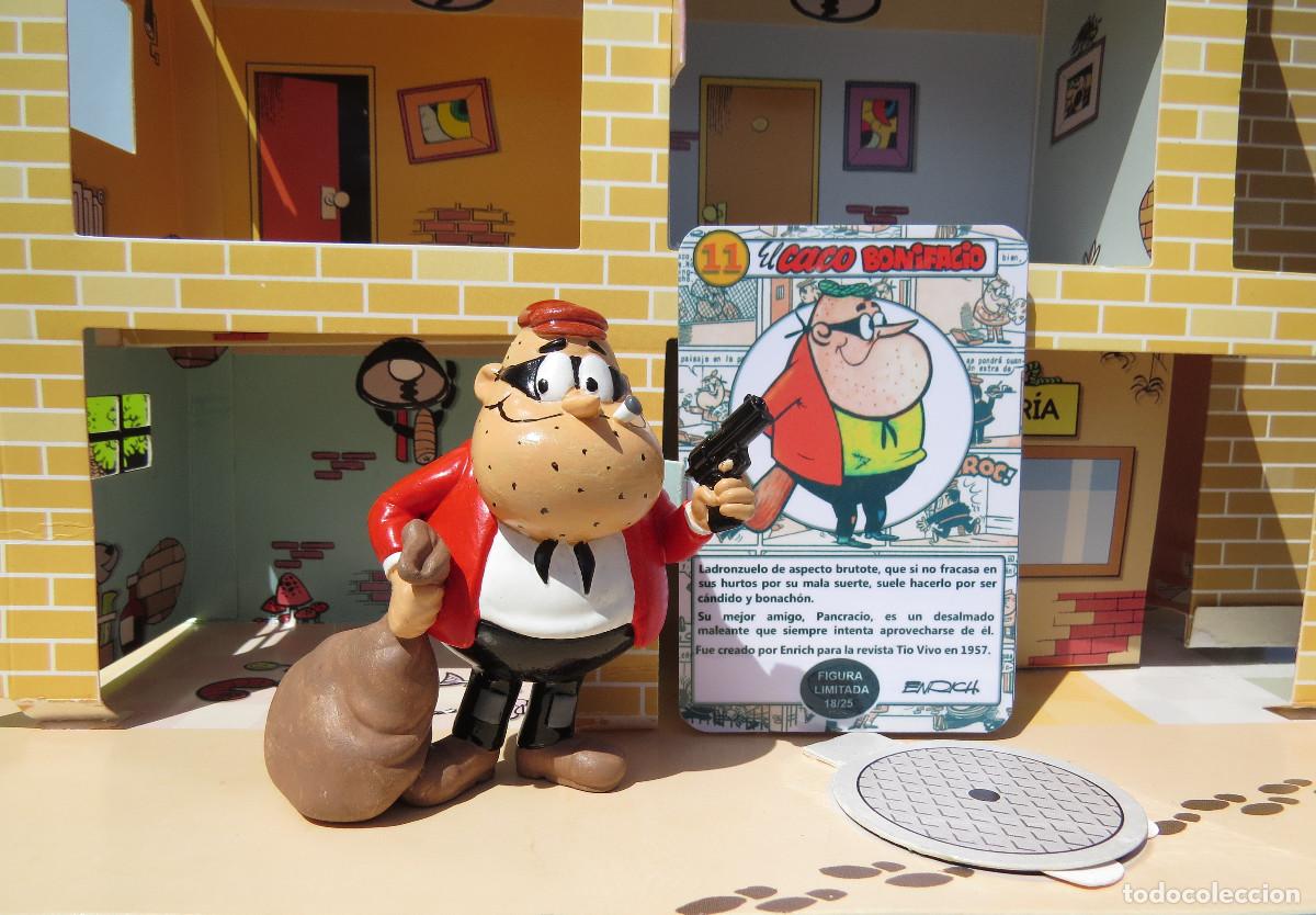 Figuras de Goma y PVC: Figura oficial El Caco Bonifacio Enrich Mortadelo Dunkin Chicha Tato y Clodoveo PVC Comics Spain