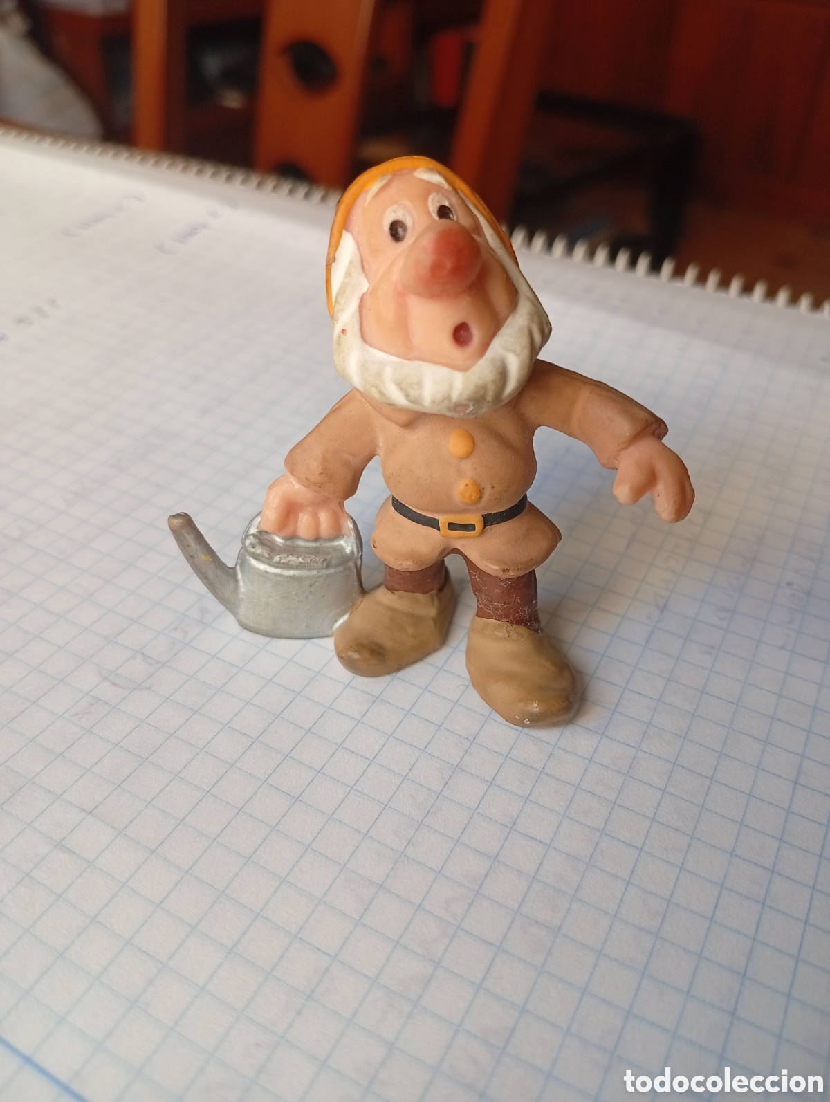 Figuras de Goma y PVC: MU&Ntilde;ECO FIGURA PVC BLANCANIEVES Y LOS 7 ENANITOS ENANITO MOCOSO CON REGADERA DISNEY BULLY