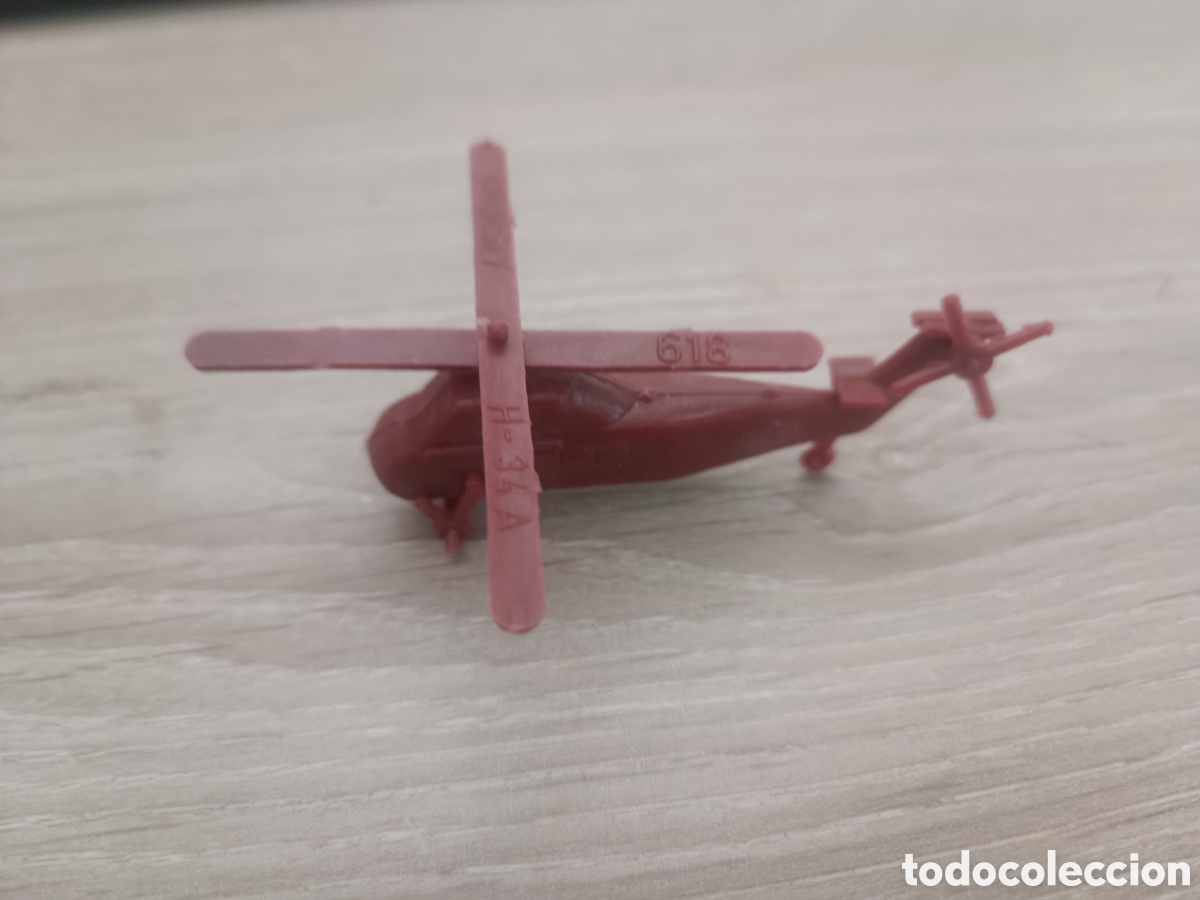 Figurines en Caoutchouc et PVC: Helic&oacute;ptero Sikorsky de color rojo - montaplex