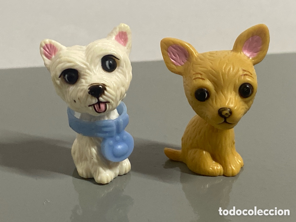 Figuras de Goma Kinder: 2 Perritos perros mascotas para mu&ntilde;eca Barbie tipo Kinder