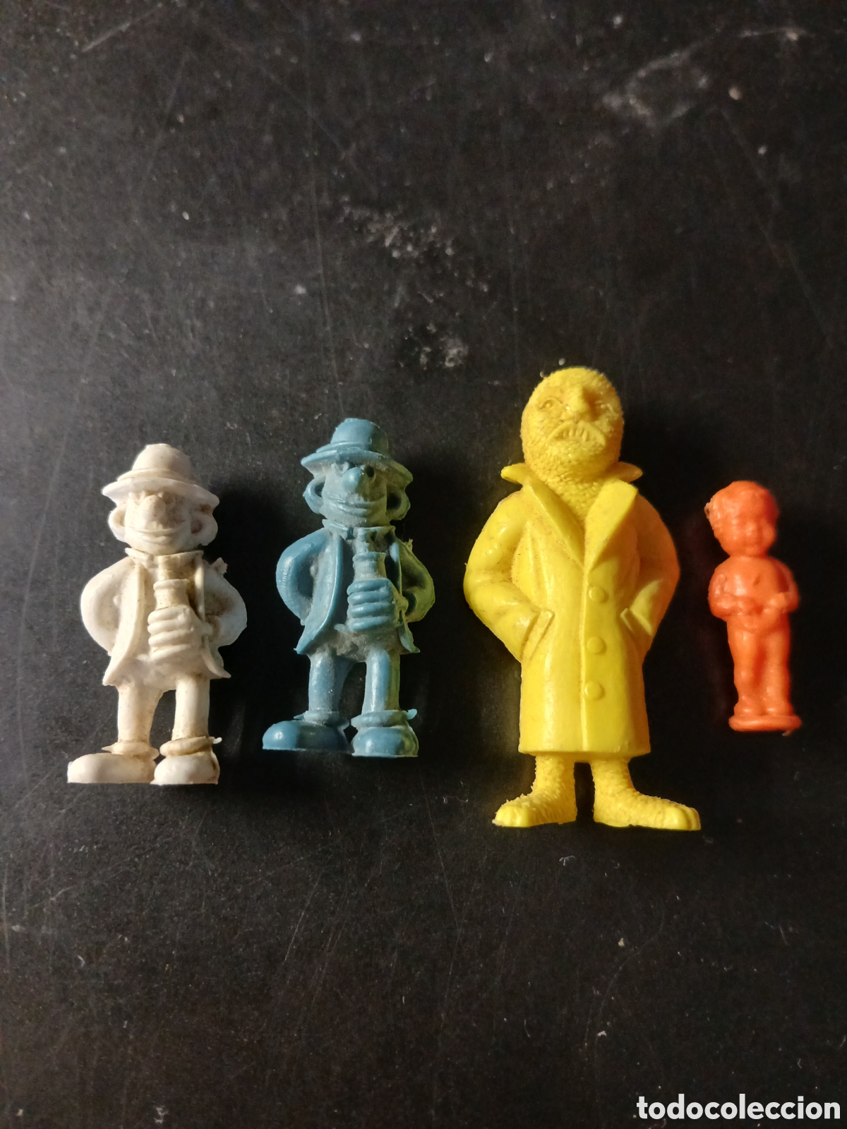 Figuras de Goma y PVC: FIGURAS DE PVC DUNKIN.