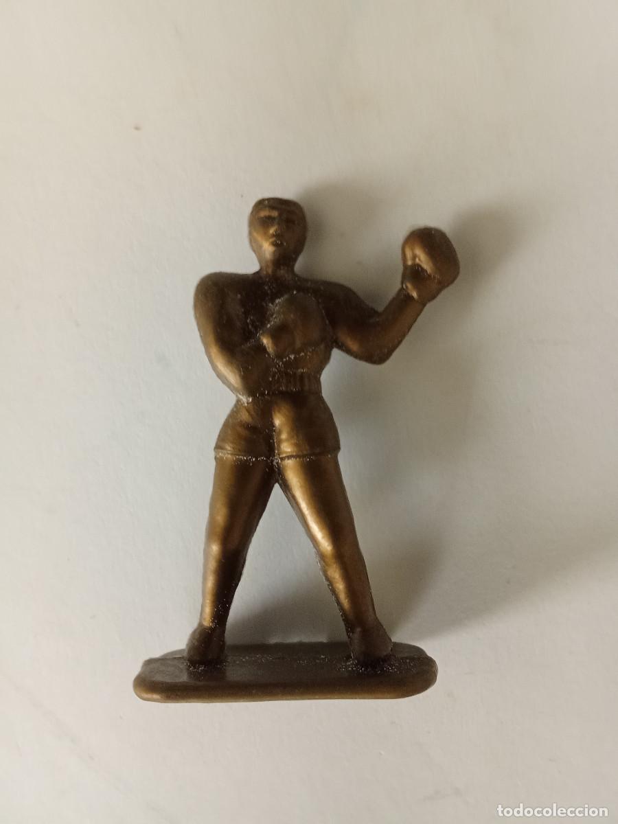 Figuras de Goma y PVC: Figura en pl&aacute;stico boxeo Serie Olimpiadas promocional Conguitos.