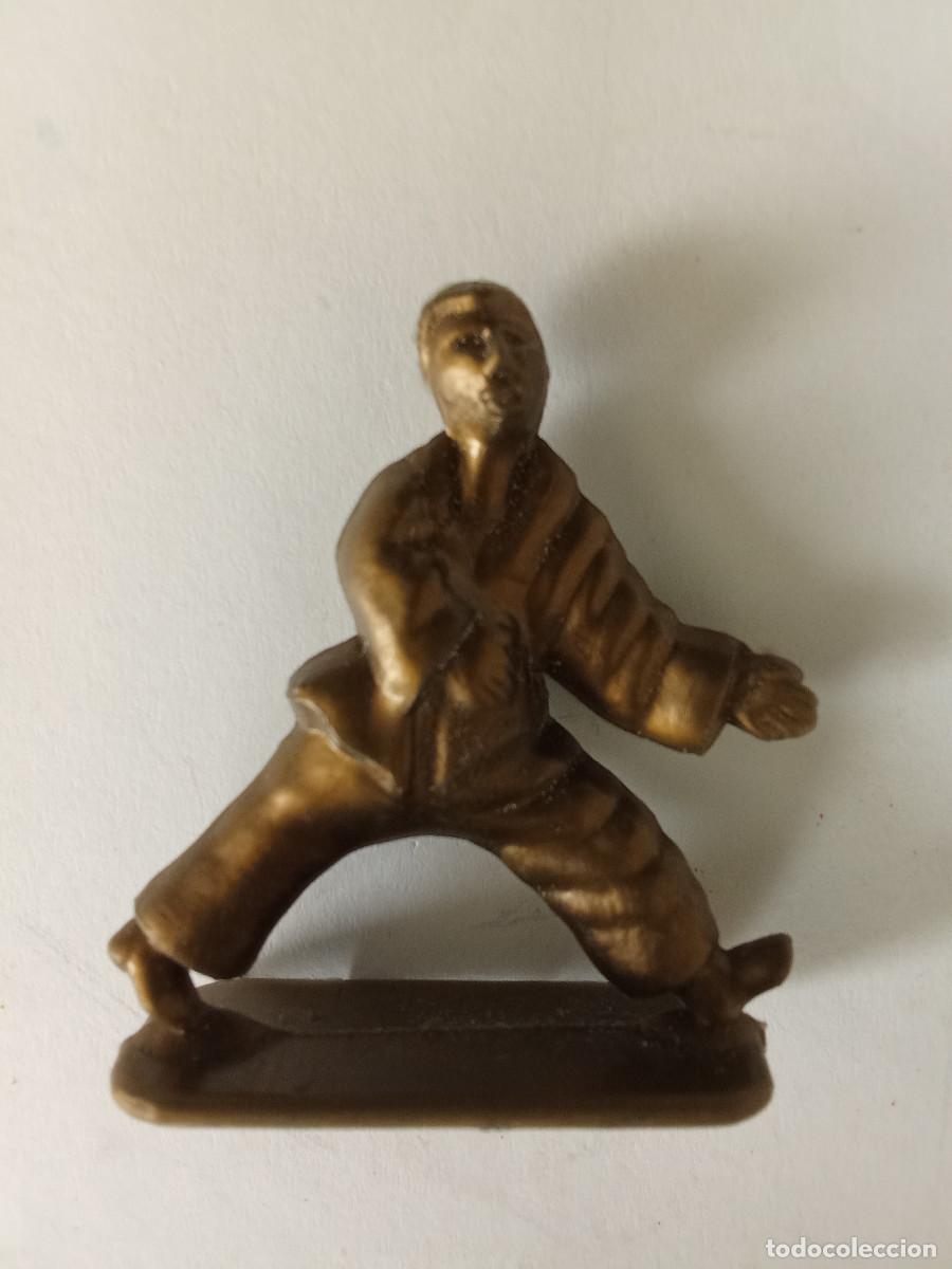 Figuras de Goma y PVC: Figura en pl&aacute;stico judo Serie Olimpiadas promocional Conguitos.