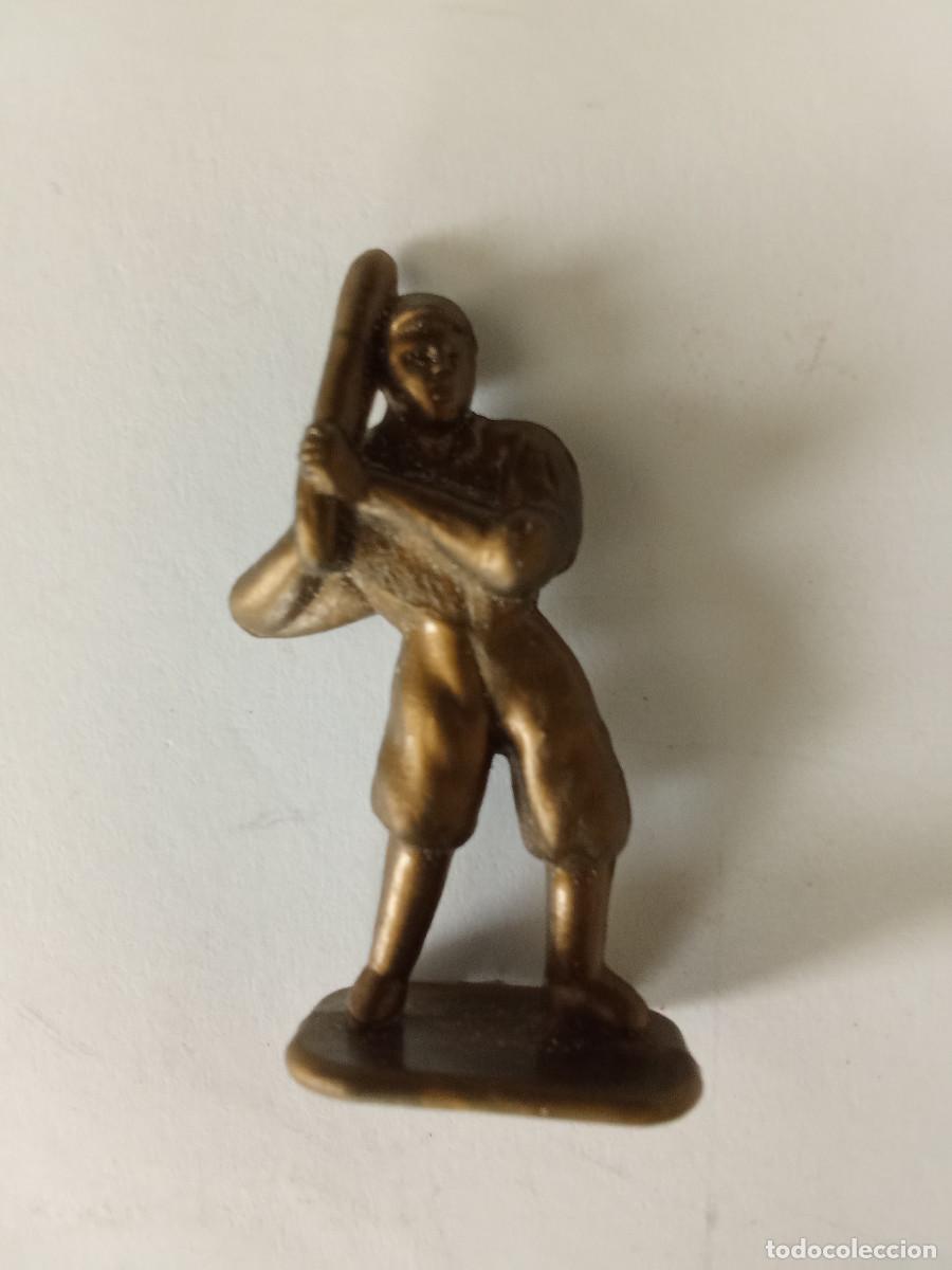 Figuras de Goma y PVC: Figura en pl&aacute;stico Beisbol Serie Olimpiadas promocional Conguitos.