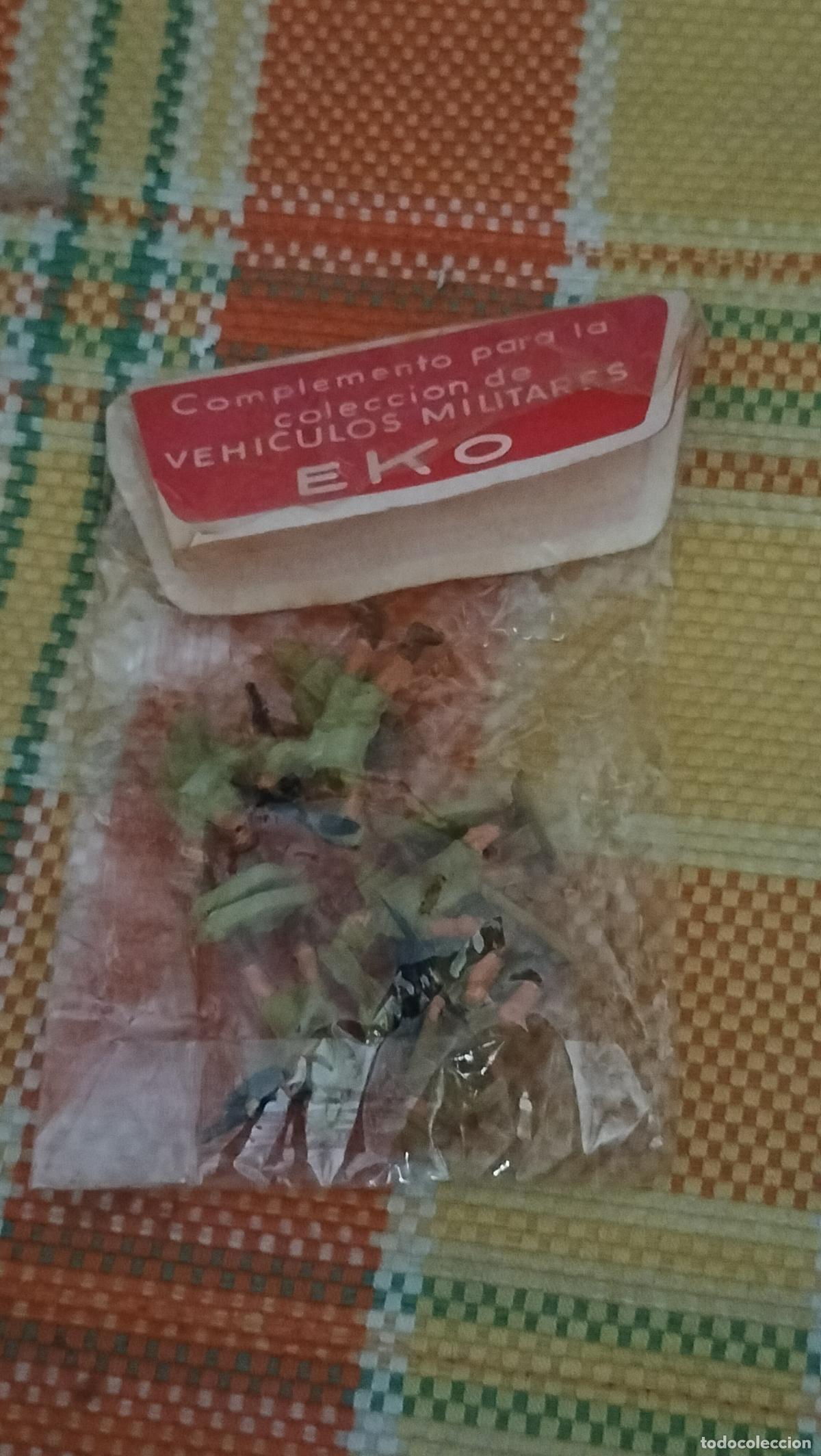 Figuras de Goma y PVC: ANTIGUA BOLSA INFANTERIA SUIZA DE EKO