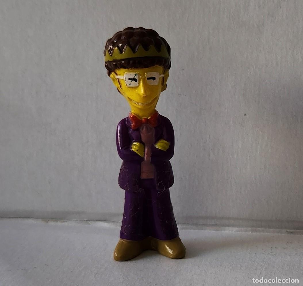 Figuras de Goma y PVC: ARTIE ZIFF - LOS SIMPSONS promo Miniatura Huevo de Chocolate JACK Argentina 2007 Matt Groening