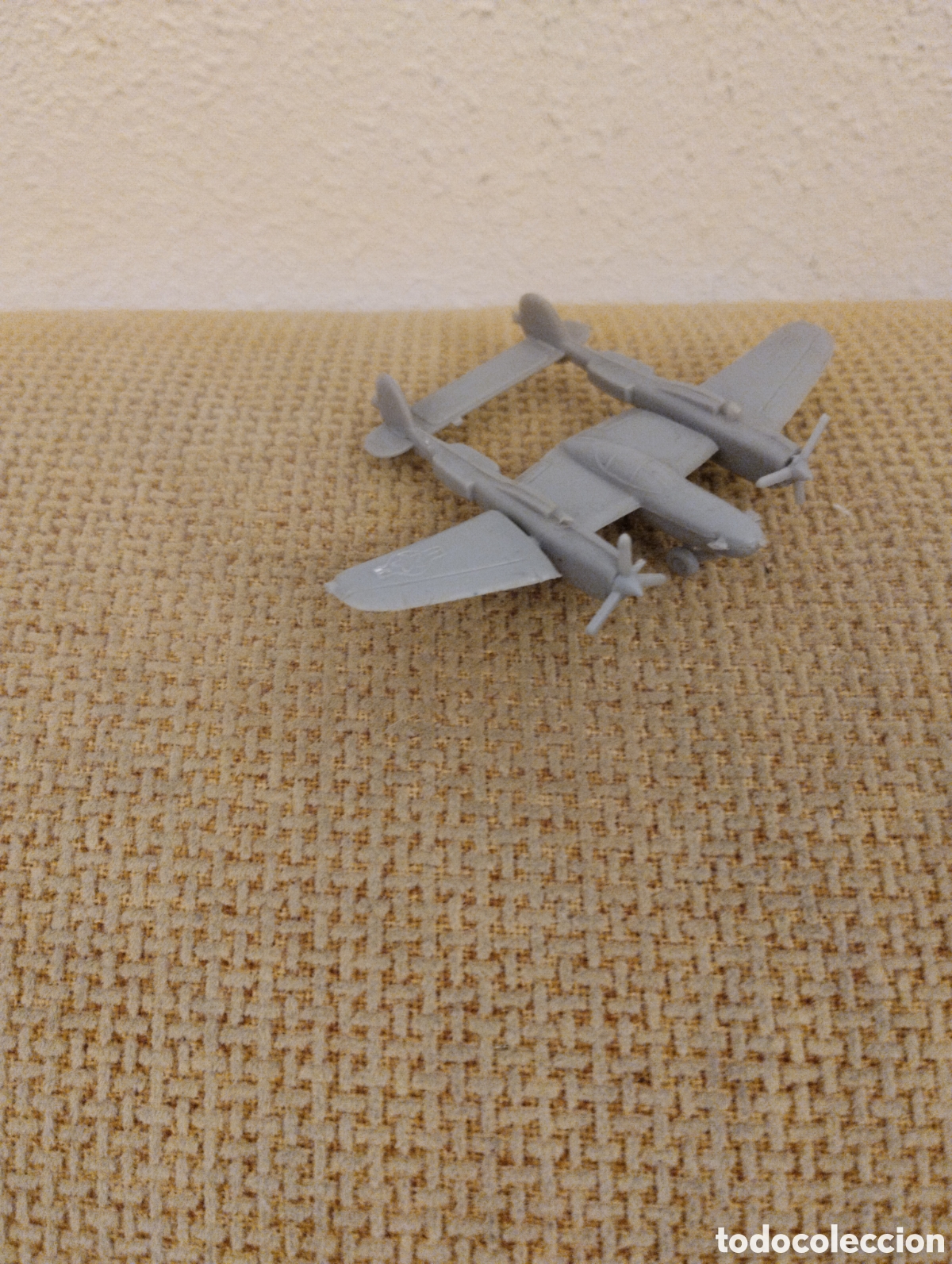 Figuras de Goma y PVC: Avion antiguo Lightning