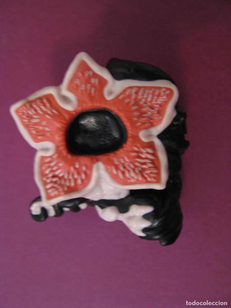 Figuras de Goma Kinder: FIGURA DE KINDER JOY DE SERIE FUNKO POP. PERSONAJE DE STRANGER THINGS