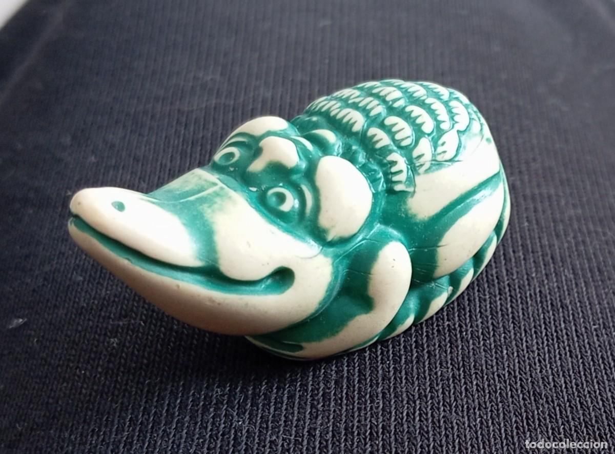 Figuras de Goma Kinder: PEDIDO M&Iacute;NIMO 3 EUROS. Figura Kinder Sorpresa toten dos caras. Gnomo y cocodrilo.