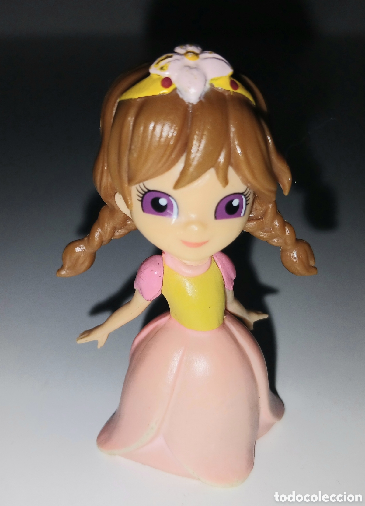 Figuras de Goma y PVC: Figura PVC coleccionable de la serie&nbsp;Magiki Princesas del Arco&iacute;ris.&nbsp;