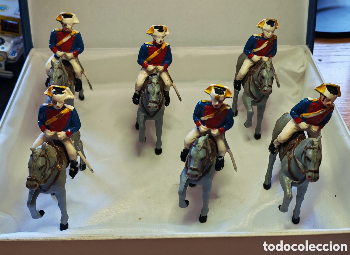 Figuras de Goma y PVC: Guardia civil de gala a caballo desfilando. Gomarsa. 6 figuras plastico. A&ntilde;os 50.