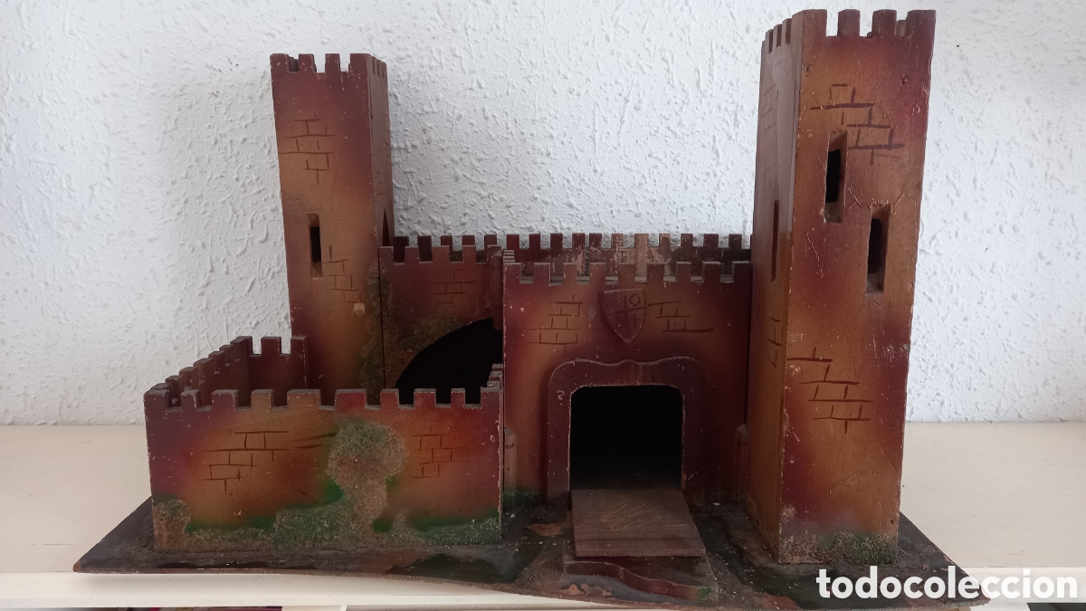 Figuras de Goma y PVC: Bonito castillo EDAD MEDIA de madera a&ntilde;os 1960s. Ideal para dioramas figuras JECSAN, REAMSA.....