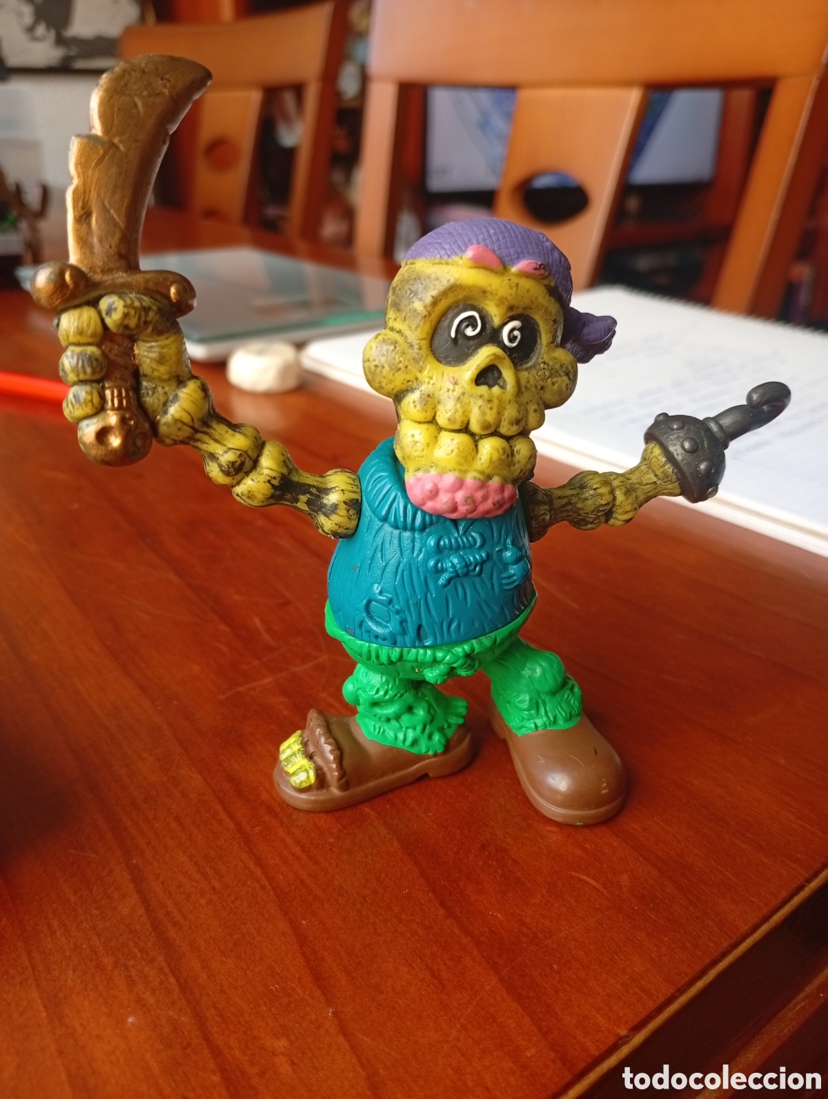 Figuras de Goma y PVC: MU&Ntilde;ECO FIGURA PVC PIRATA ESQUELETO ARTICULADO PINTADO A MANO 10 CM