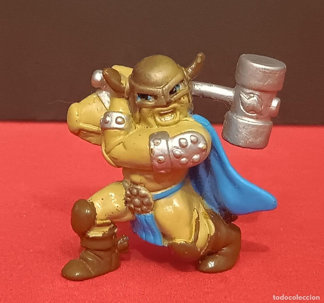 Figuras de Goma y PVC: MINI FIGURA DE GOMA PVC GUERREROS MONSTRUOS SERIE FISTFUL OF POWER MOOSE TOYS 2004