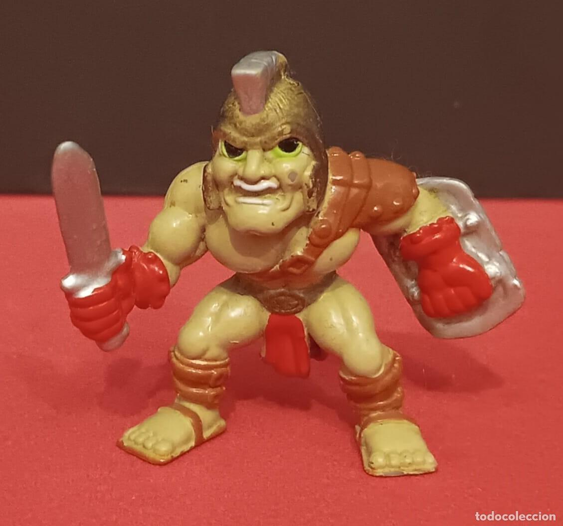 Figuras de Goma y PVC: MINI FIGURA DE GOMA PVC GUERREROS MONSTRUOS SERIE FISTFUL OF POWER MOOSE TOYS 2004