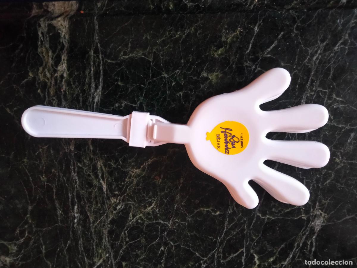 Figuras de Goma y PVC: Manos aplaudir fiestas. Promocional. Tienda de calzados Bejar