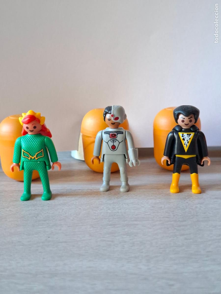 Figuras de Goma Kinder: LOTE DC KINDER PLAYMOBIL - MERA + CYBORG + BLACK ADAM (2025)