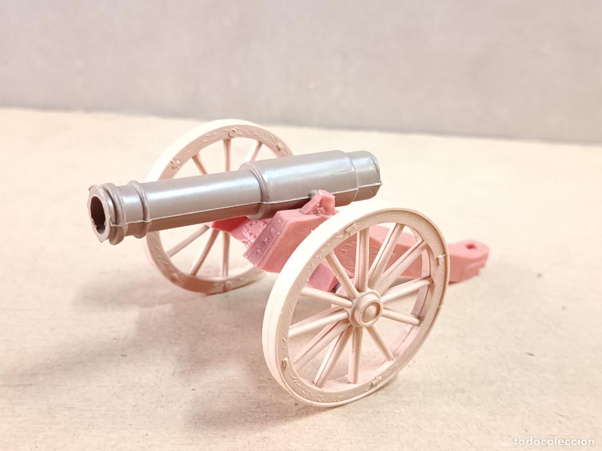 Figuras de Goma y PVC: CA&Ntilde;&Oacute;N DE PL&Aacute;STICO DE LA CAJA DOS BANDERAS JECSAN