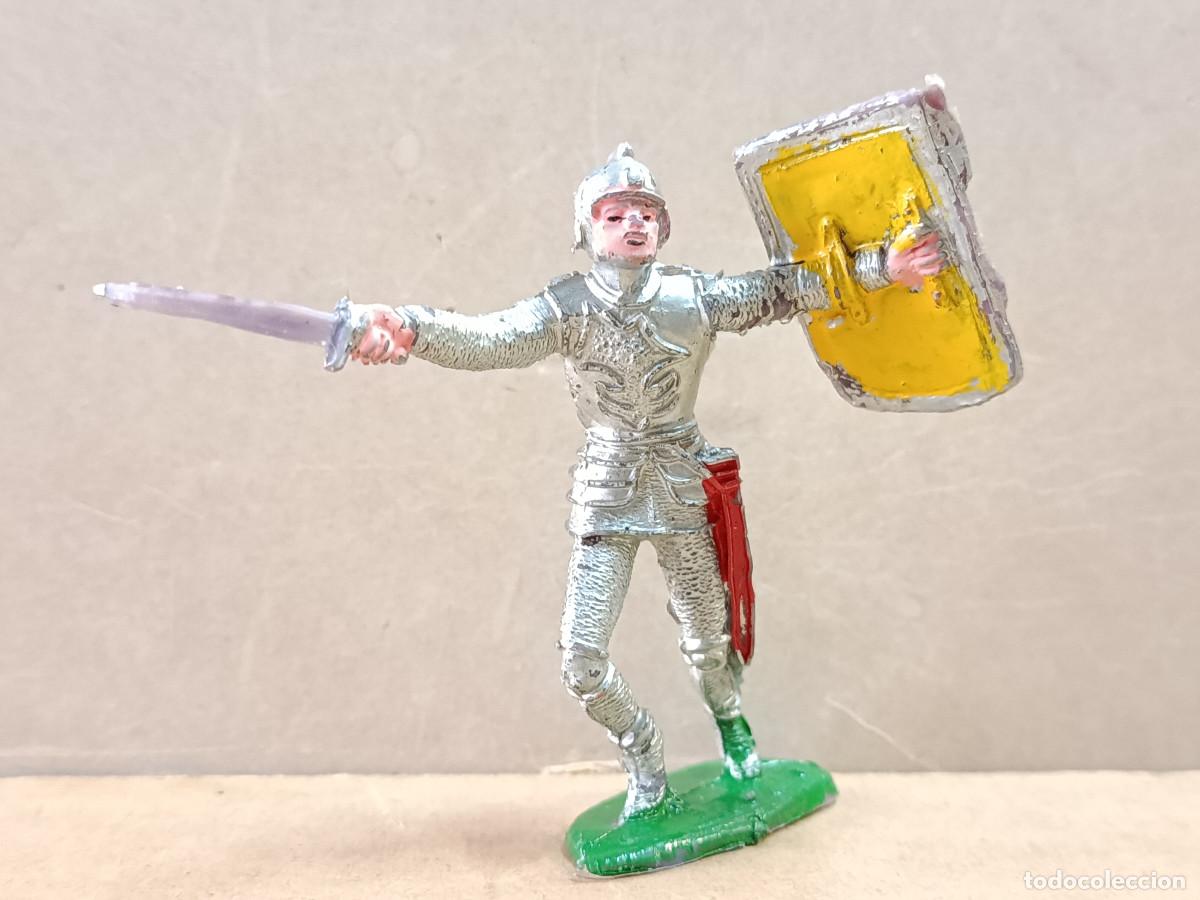 Figuras de Goma y PVC: FIGURA DE PL&Aacute;STICO CABALLERO MEDIEVAL COMANSI