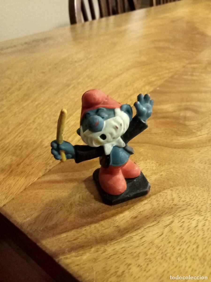 Figuras de Goma y PVC: PAPA PITUFO, DIRECTOR DE ORQUESTA, COMICS NO T&Oacute;XICO, PEGATINA DORADA, COMICS SPAIN, A&Ntilde;OS 80.