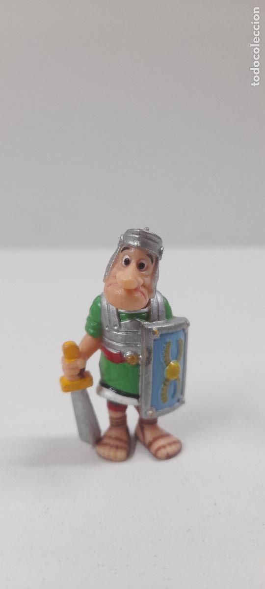 Figuras de Goma Kinder: SOLDADO ROMANO - SERIE ASTERIX Y OBELIX . FIGURA PROMOCIONAL KINDER . ALTURA 4 CM