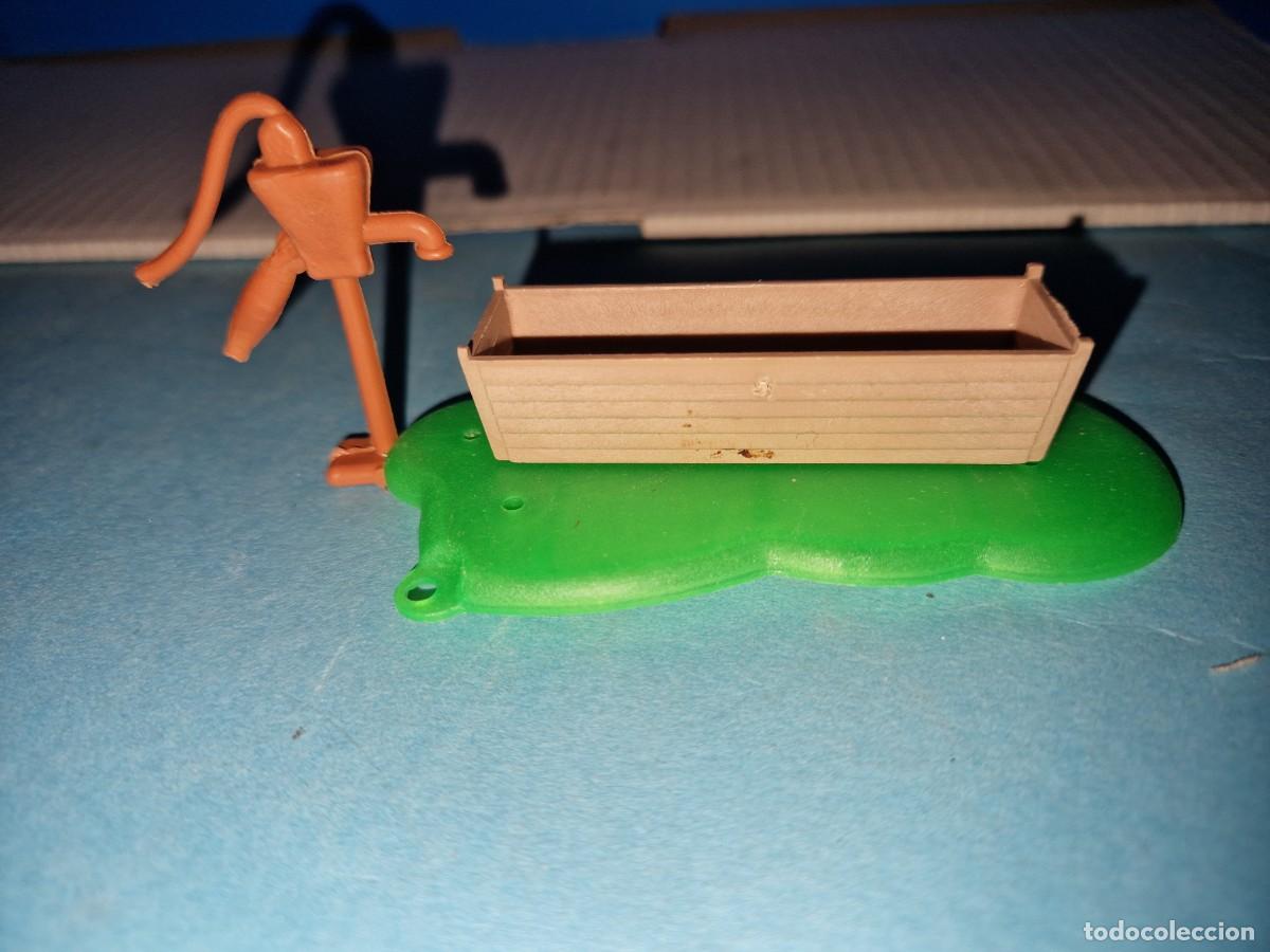 Figuras de Goma y PVC: BOMBA DE AGUA CON ABREVADERO, ACCESORIO OESTE, DE OLIVER, COMANSI