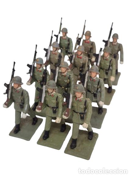 Figuras de Goma y PVC: Figuras Reamsa, Originales - Desfile Ejercito Espa&ntilde;ol - 11 Soldados de Infanter&iacute;a - A&ntilde;os 60