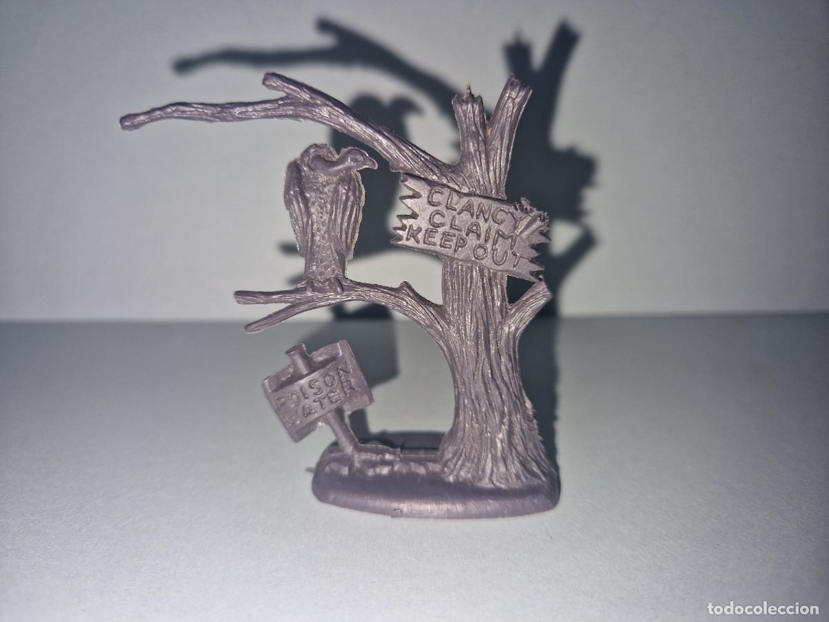 Figuras de Goma y PVC: ARBOL, ARBUSTO, CARTEL, BUITRE, FIGURA DEL OESTE