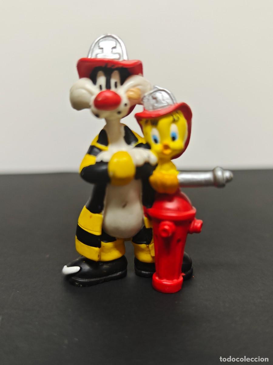 Figuras de Goma y PVC: FIGURA DE PVC PIOLIN Y SILVESTRE BOMBEROS WARNER BROS BULLYLAND