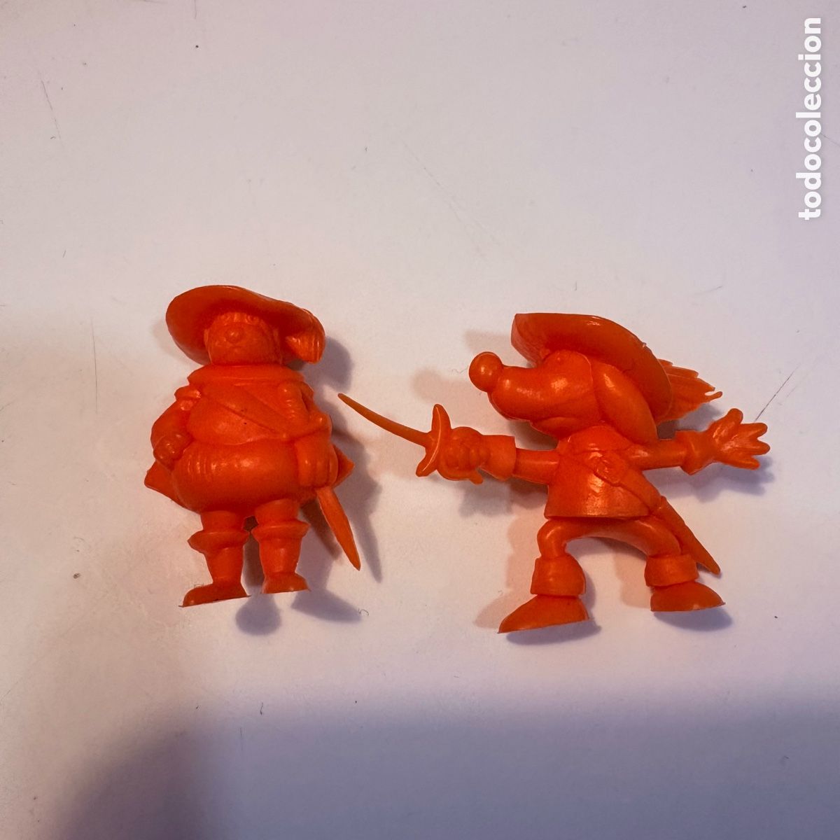 Figuras de Goma y PVC: LOTE MU&Ntilde;ECO FIGURA DUNKIN DARTACAN Y DOGOS DE LOS TRES MOSQUEPERROS