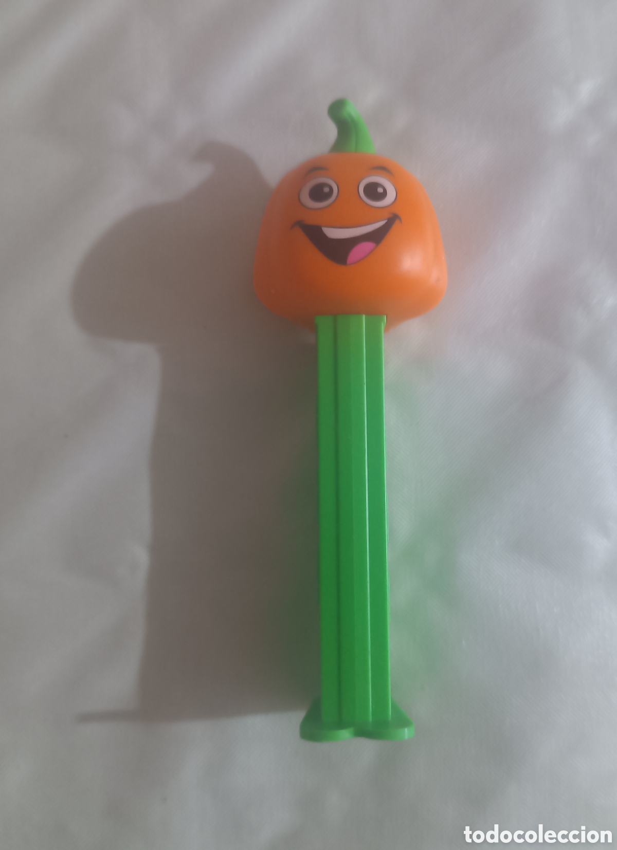 Figuras de Goma y PVC: CALABAZA Dispensador caramelos PEZ.